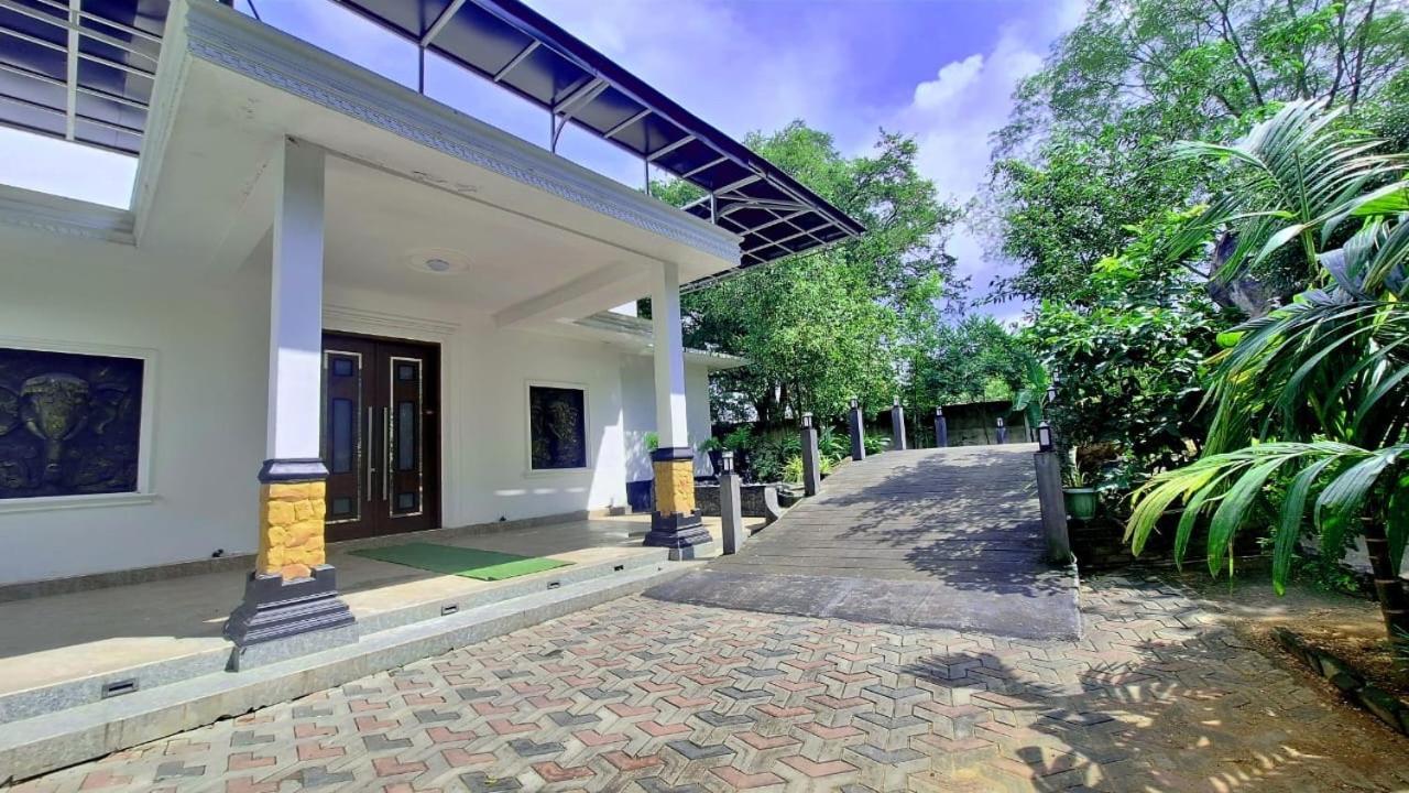 Leisure Port Restinn Wellawaya Exterior photo